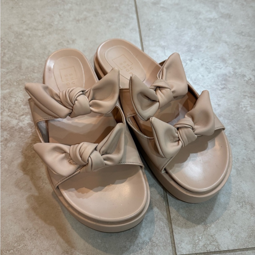 ShuShop Kiki sandals in taupe. Women’s Size 10